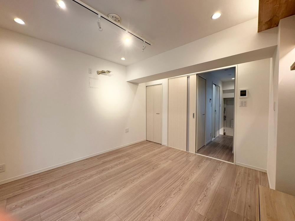 1LDK apartment in Minato Ward, Tokyo - Photo 1