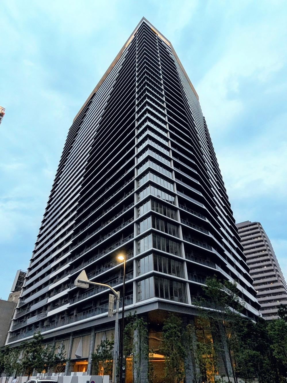 2LDK apartment in Minato Ward, Tokyo - Photo 1
