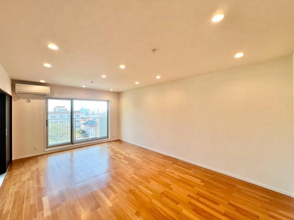 3LDK apartment in Naka Ward, Yokohama, Kanagawa - Photo 1