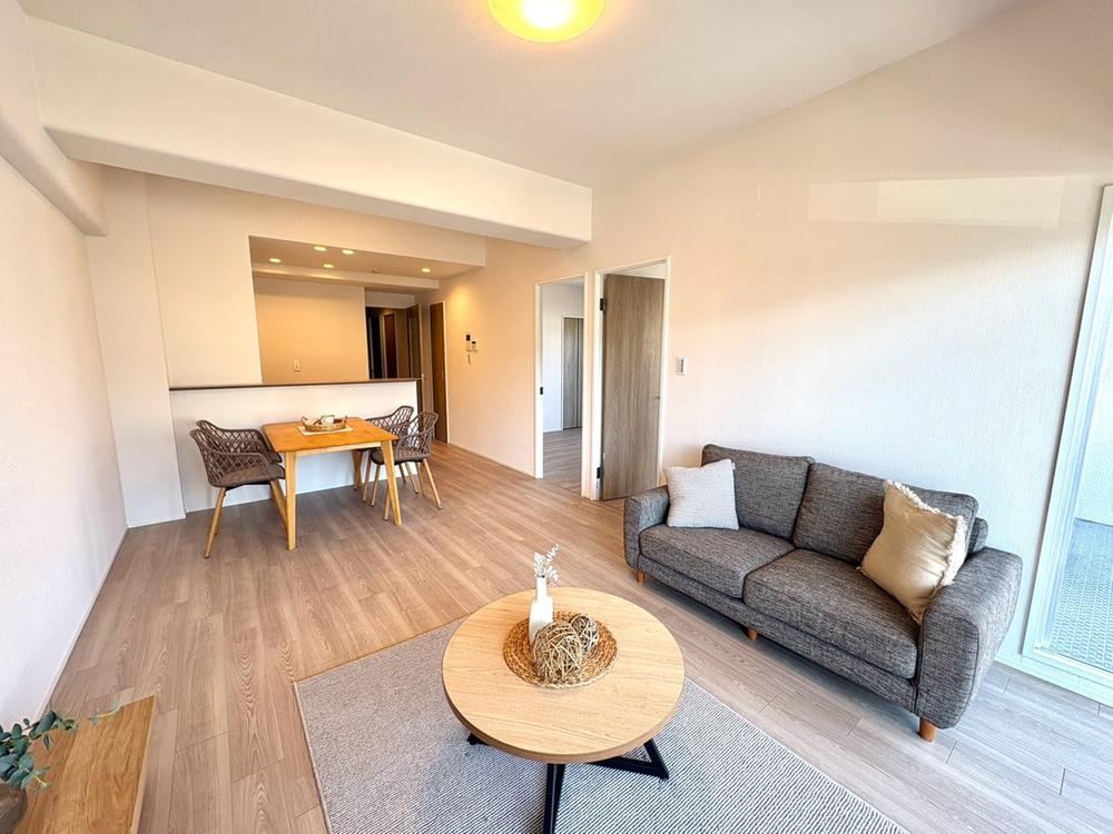 4LDK apartment in Neyagawa, Osaka - Photo 1