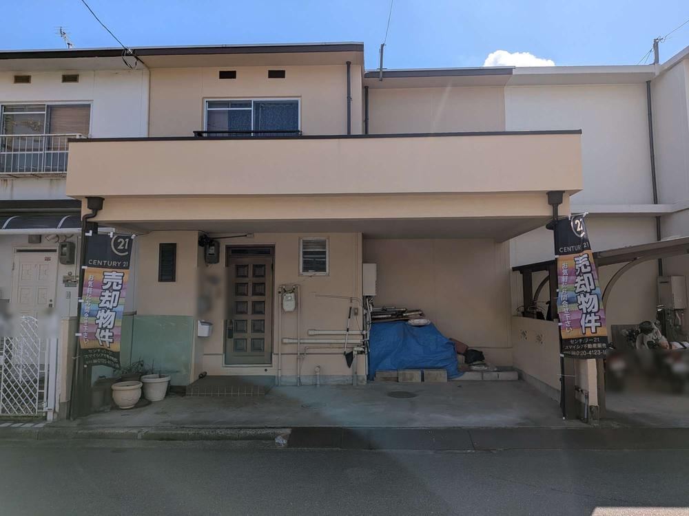 5LDK house in Neyagawa, Osaka - Photo 1
