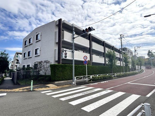 4LDK apartment in Hachioji, Tokyo - Photo 1