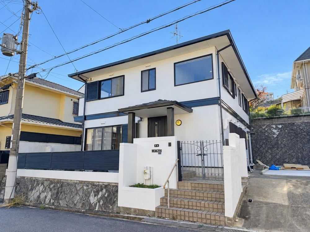 4LDK house in Takarazuka, Hyogo - Photo 1