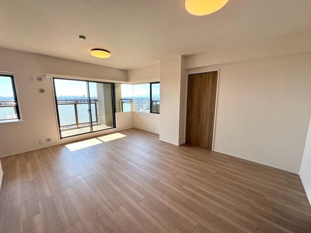 4LDK apartment in Neyagawa, Osaka - Photo 1