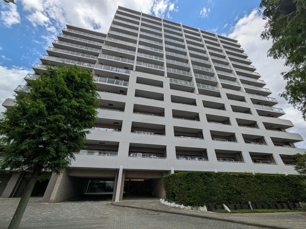 3LDK apartment in Ichikawa, Chiba - Photo 1