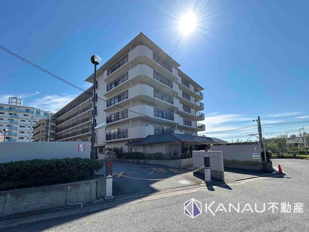 3LDK apartment in Tarumi Ward, Kobe, Hyogo - Photo 1