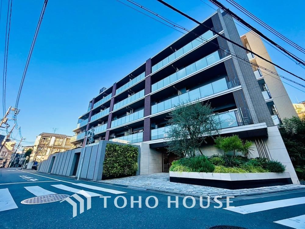 1LDK+2S apartment in Shibuya Ward, Tokyo - Photo 1