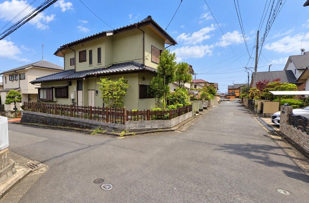 4LDK house in Hadano, Kanagawa - Photo 1