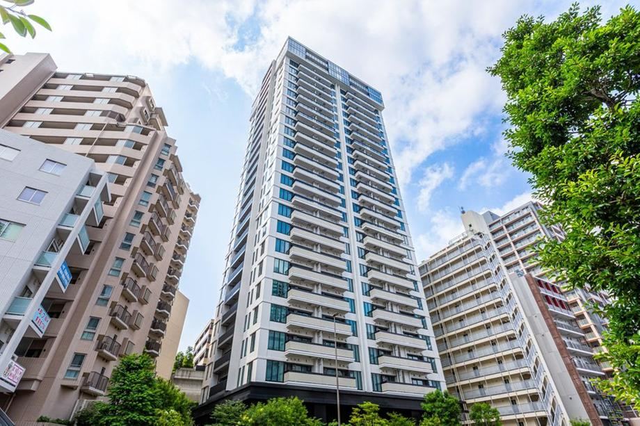 2LDK apartment in Minato Ward, Tokyo - Photo 1