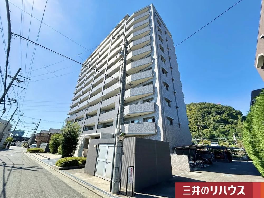 3LDK apartment in Takatsuki, Osaka - Photo 1
