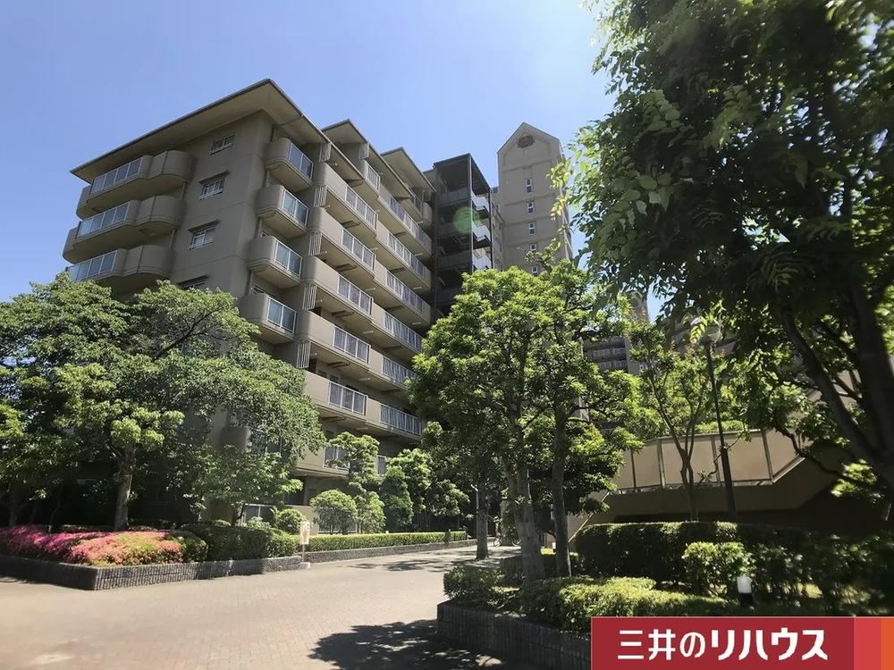 3LDK+S apartment in Takatsuki, Osaka - Photo 1