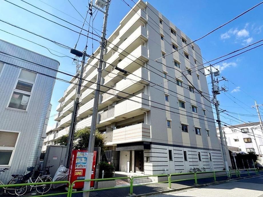2LDK apartment in Katsushika Ward, Tokyo - Photo 1