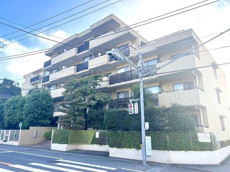 4LDK apartment in Funabashi, Chiba - Photo 1