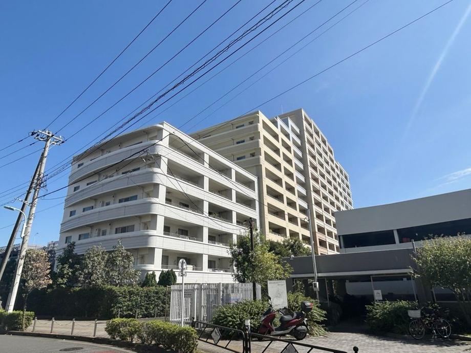 2LDK apartment in Chofu, Tokyo - Photo 1