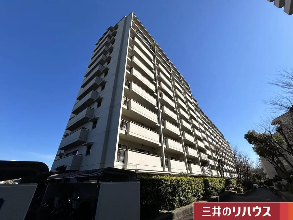 4LDK apartment in Suita, Osaka - Photo 1