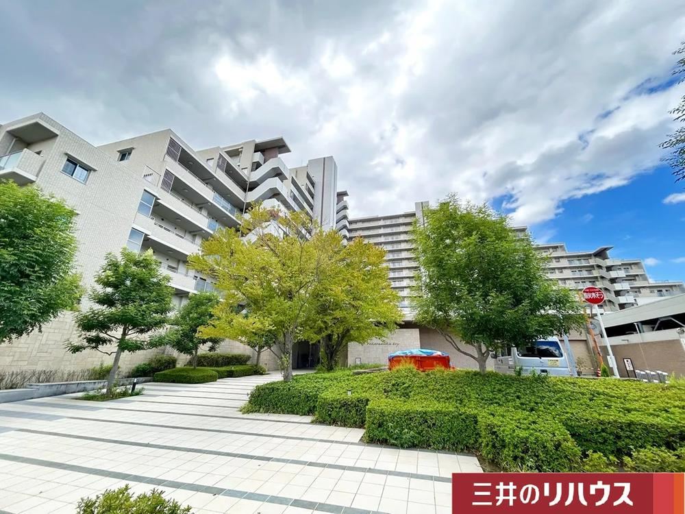 3LDK apartment in Takarazuka, Hyogo - Photo 1