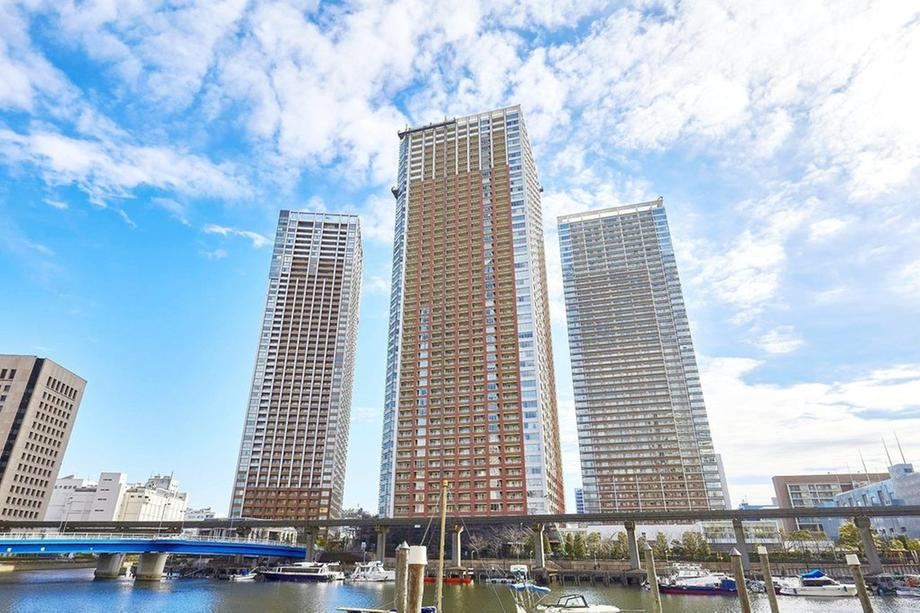 2LDK apartment in Minato Ward, Tokyo - Photo 1