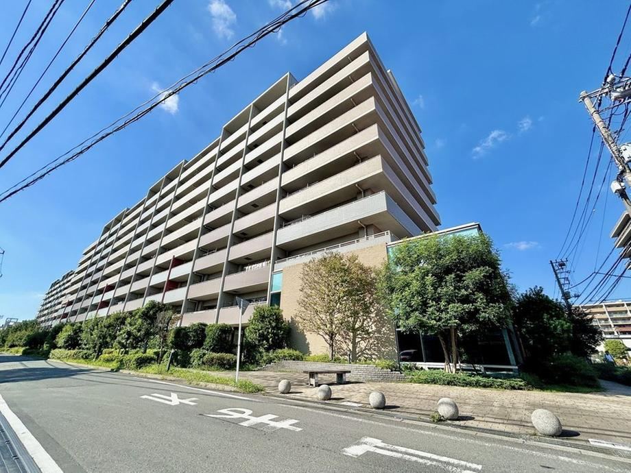 3LDK apartment in Ichikawa, Chiba - Photo 1
