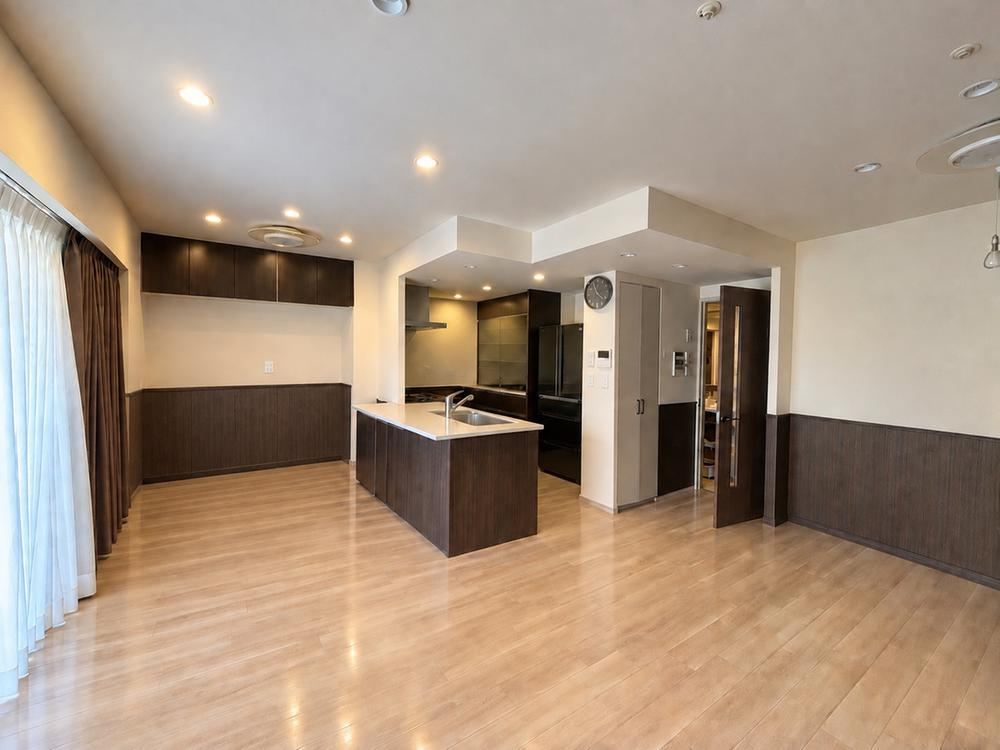 2LDK apartment in Toyonaka, Osaka - Photo 1