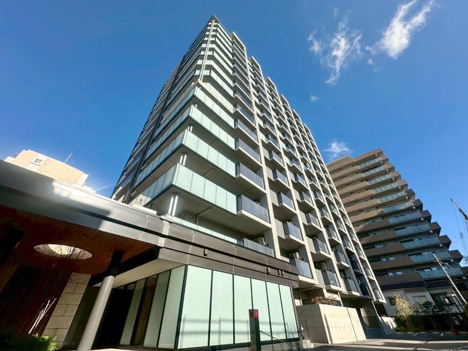 2LDK+S apartment in Nada Ward, Kobe, Hyogo - Photo 1