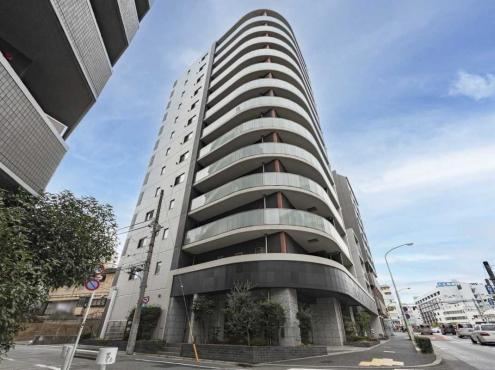 2LDK apartment in Shinjuku Ward, Tokyo - Photo 1