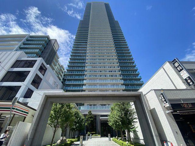 2LDK apartment in Chuo Ward, Kobe, Hyogo - Photo 1