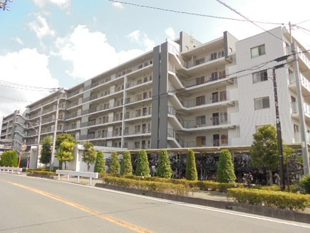 2LDK apartment in Yashio, Saitama - Photo 1