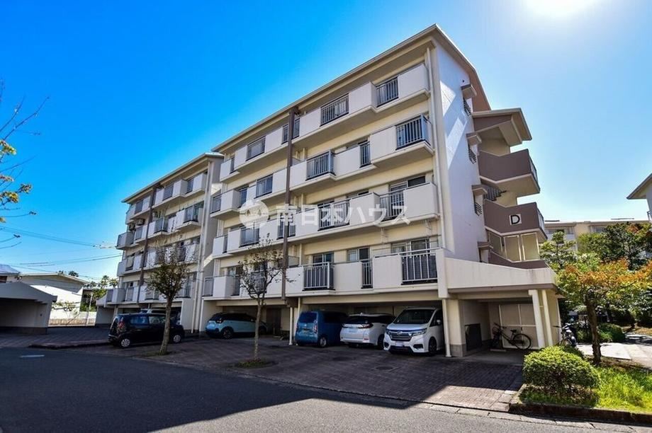 4LDK apartment in Kagoshima, Kagoshima - Photo 1