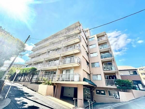 3LDK apartment in Shinagawa Ward, Tokyo - Photo 1