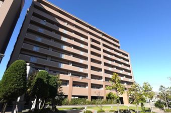 4LDK apartment in Minami Ward