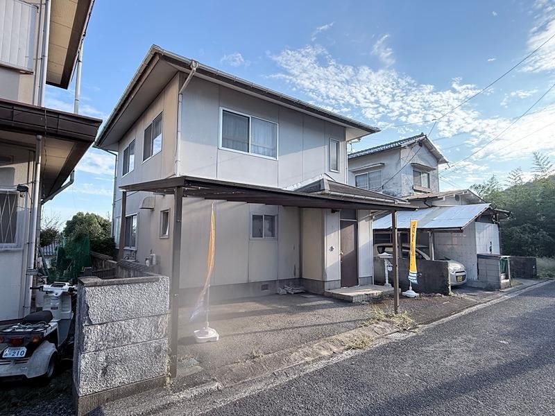4LDK house in Hatsukaichi, Hiroshima - Photo 1
