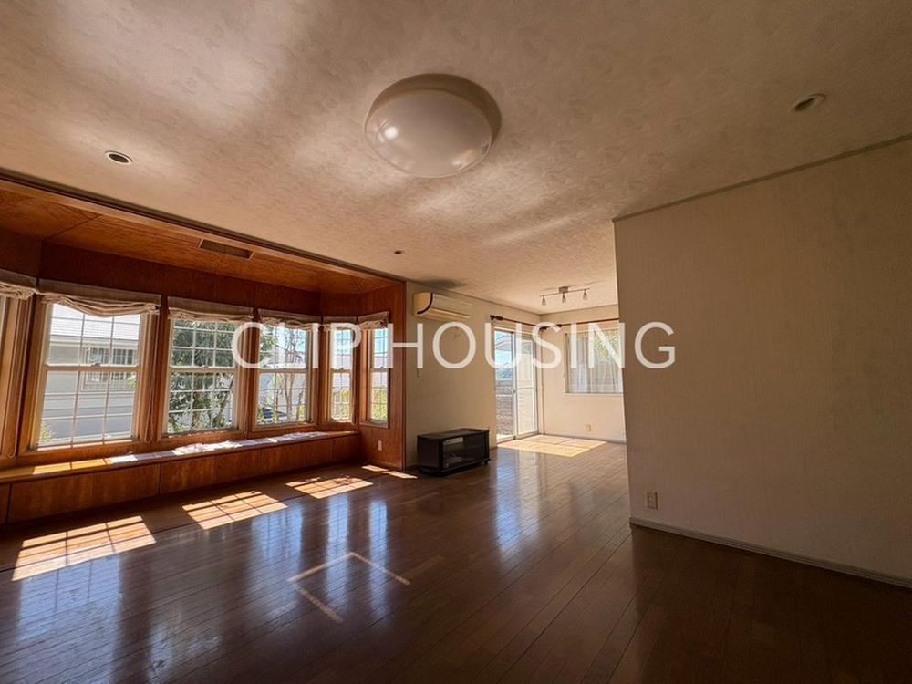 4LDK house in Hiratsuka, Kanagawa - Photo 1