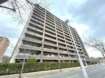 4LDK apartment in Yahatahigashi Ward, Kitakyushu
