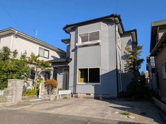 4LDK house in Uchinada, Kahoku District, Ishikawa - Photo 1