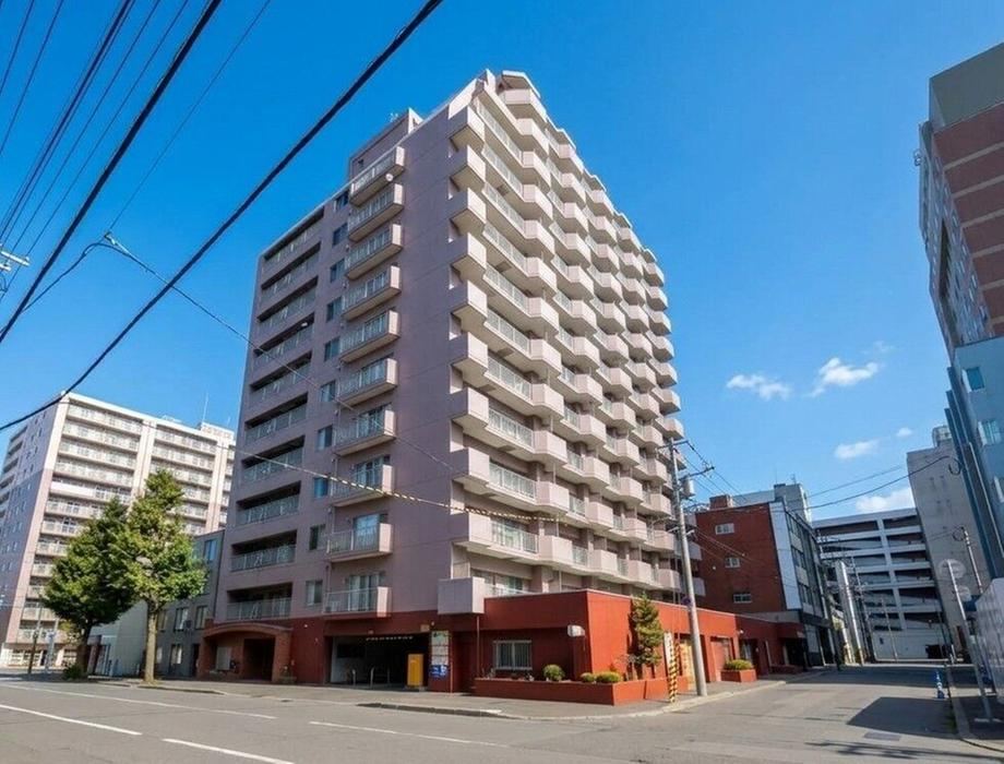 1LDK+S apartment in Kita Ward, Sapporo, Hokkaido - Photo 1