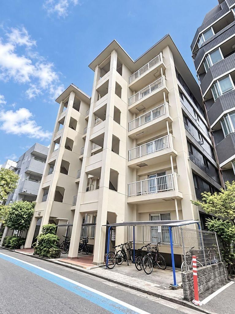 1LDK apartment in Edogawa Ward, Tokyo - Photo 1