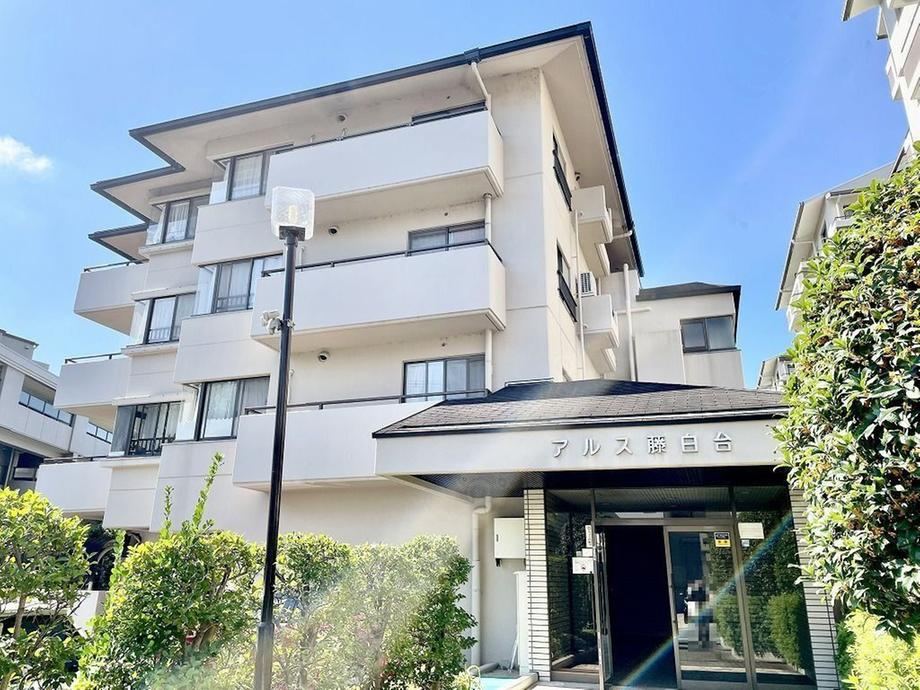 4LDK apartment in Suita, Osaka - Photo 1