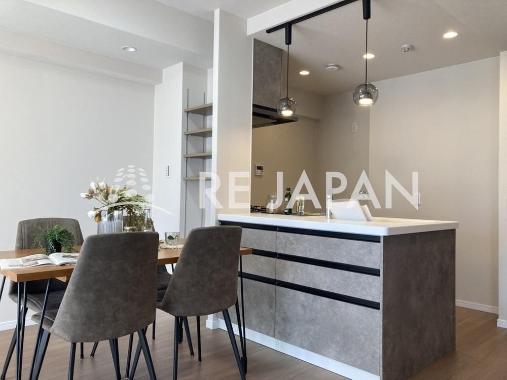 3LDK apartment in Higashiosaka, Osaka - Photo 1