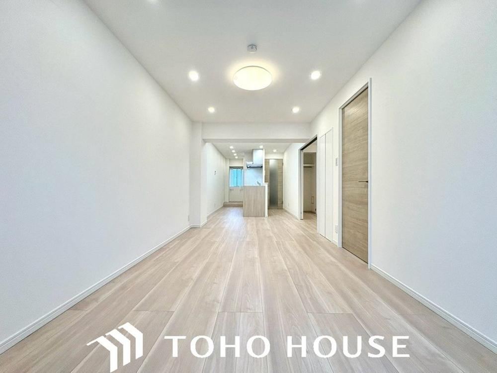 2LDK apartment in Joto Ward, Osaka - Photo 1