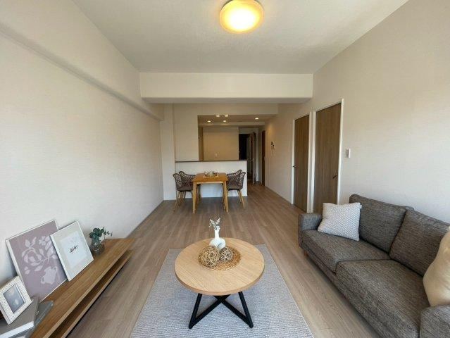 4LDK apartment in Neyagawa, Osaka - Photo 1