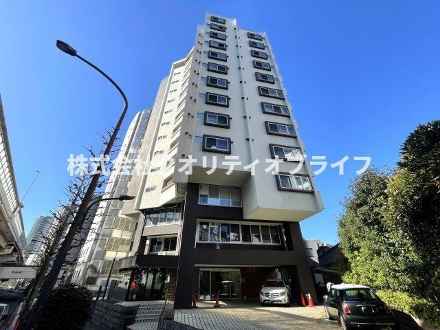 2LDK apartment in Shinagawa Ward, Tokyo - Photo 1