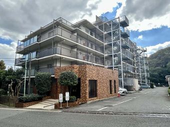 2LDK apartment in Hanamigawa Ward