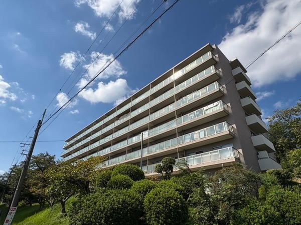 2LDK apartment in Hirakata, Osaka - Photo 1