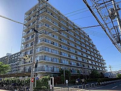 3LDK apartment in Kadoma, Osaka - Photo 1