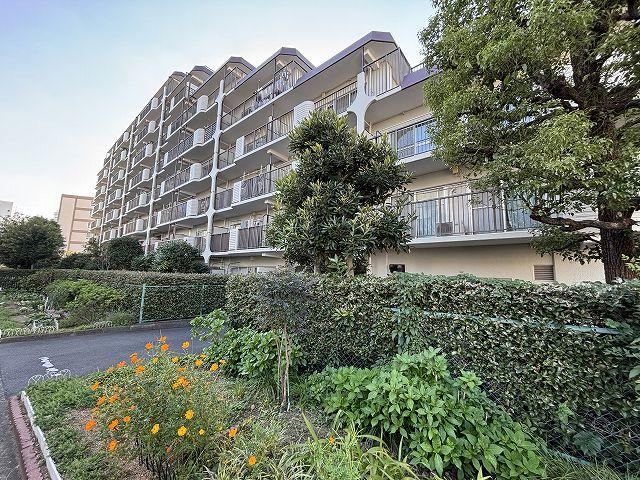 3LDK apartment in Chofu, Tokyo - Photo 1