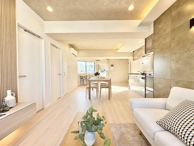 2LDK apartment in Shinjuku Ward, Tokyo - Photo 1
