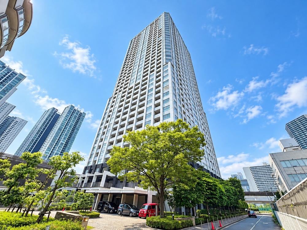 2LDK apartment in Minato Ward, Tokyo - Photo 1