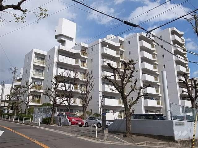 3LDK apartment in Suita, Osaka - Photo 1