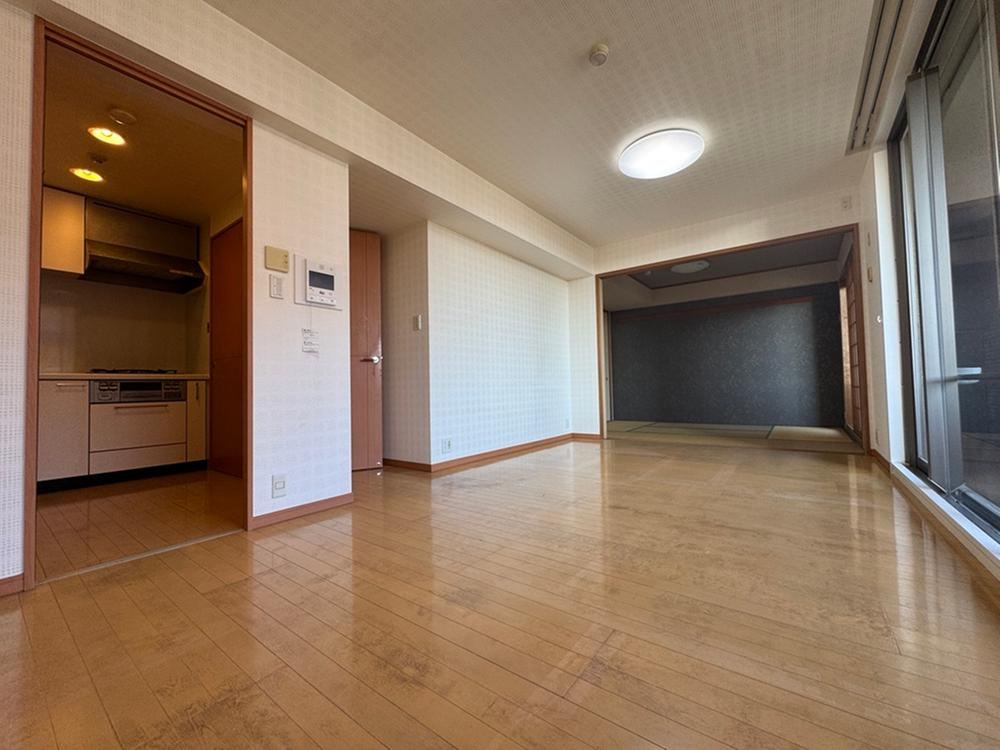 3LDK apartment in Toyonaka, Osaka - Photo 1