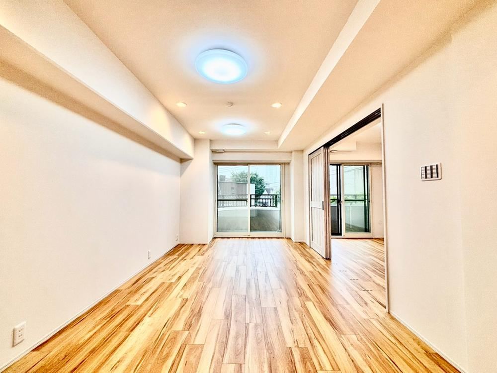 2LDK apartment in Meguro Ward, Tokyo - Photo 1